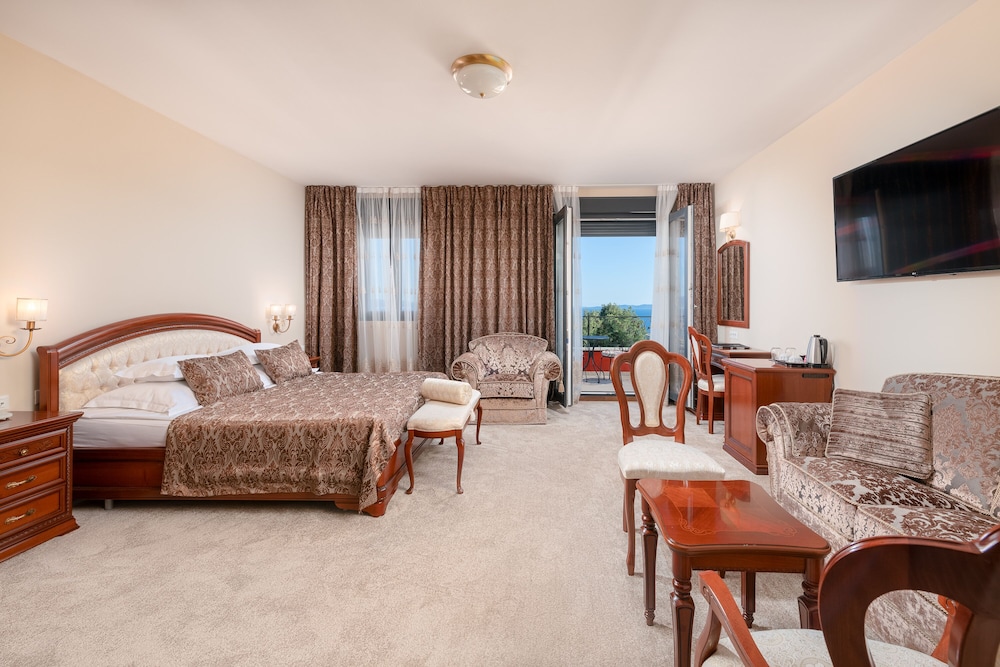 Hotel Cvita — Hotel rooms in Split, Split-Dalmatia