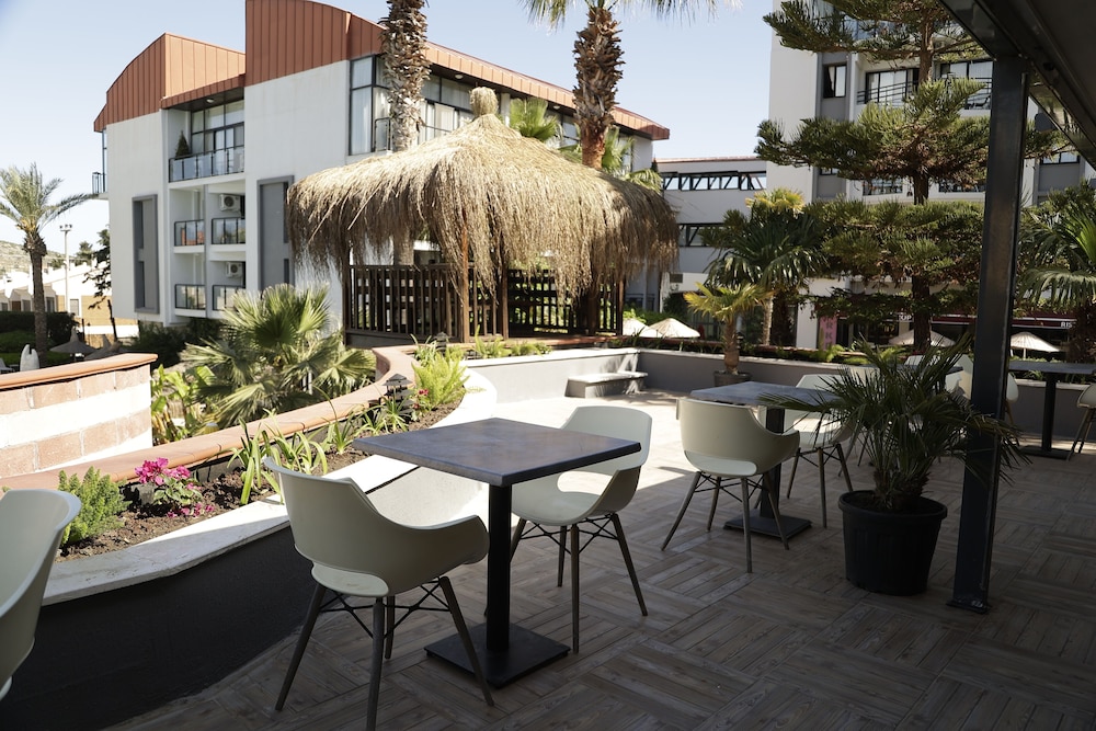 Pırıl Hotel Thermal & Beauty SPA — Restaurant & bars in Cesme, Izmir