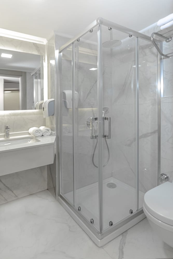Pırıl Hotel Thermal & Beauty SPA — Hotel rooms in Cesme, Izmir
