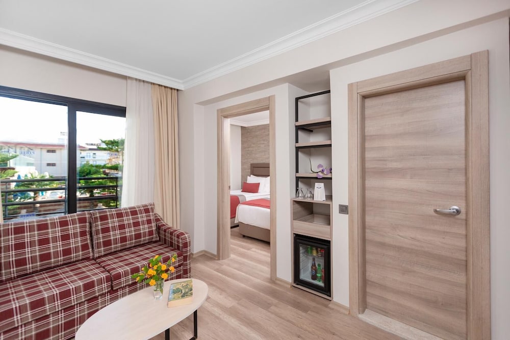 Pırıl Hotel Thermal & Beauty SPA — Hotel rooms in Cesme, Izmir