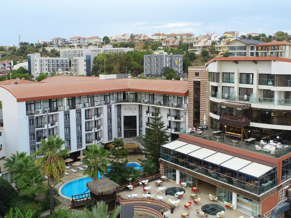 Pırıl Hotel Thermal & Beauty SPA — Hotel building in Cesme, Izmir