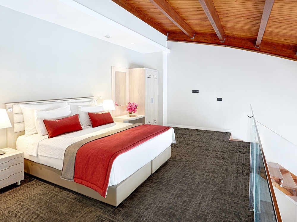 Pırıl Hotel Thermal & Beauty SPA — Hotel rooms in Cesme, Izmir