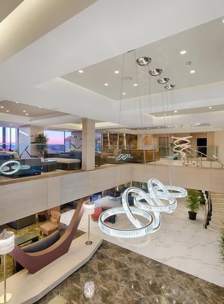 Pırıl Hotel Thermal & Beauty SPA — Hotel building in Cesme, Izmir