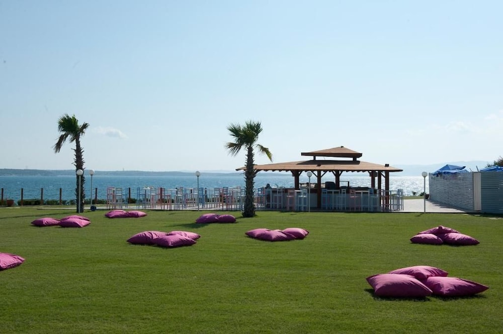 Pırıl Hotel Thermal & Beauty SPA — Beach in Cesme, Izmir