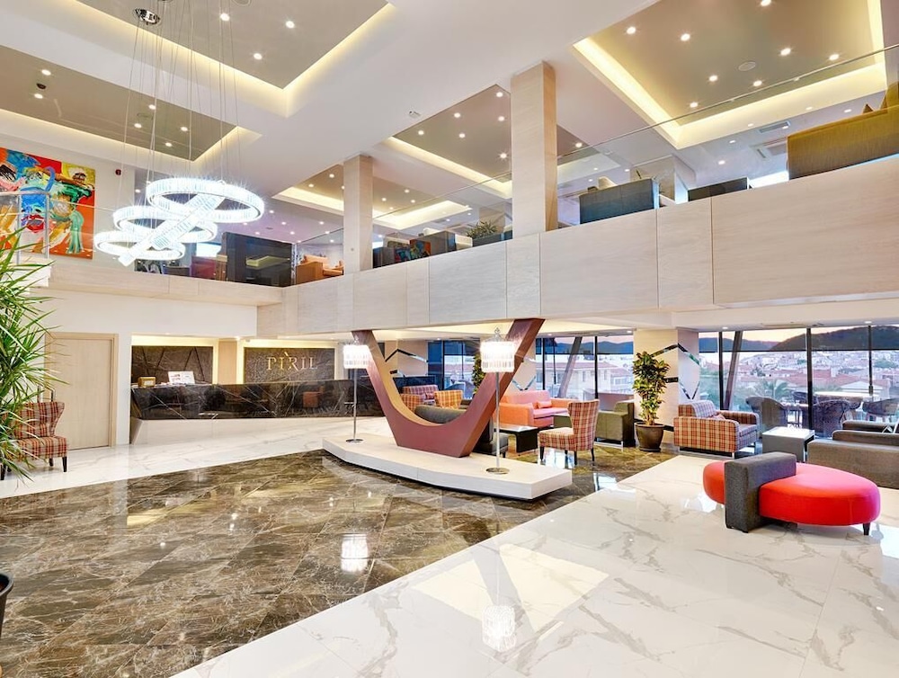 Pırıl Hotel Thermal & Beauty SPA — Hotel building in Cesme, Izmir