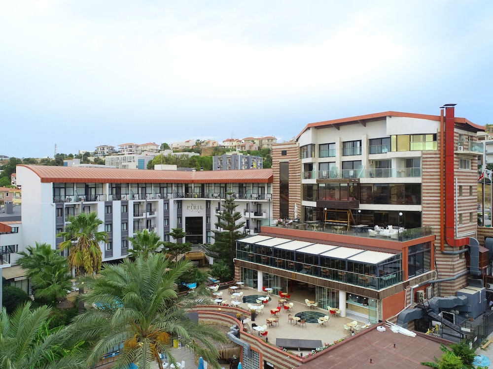 Pırıl Hotel Thermal & Beauty SPA — Hotel building in Cesme, Izmir