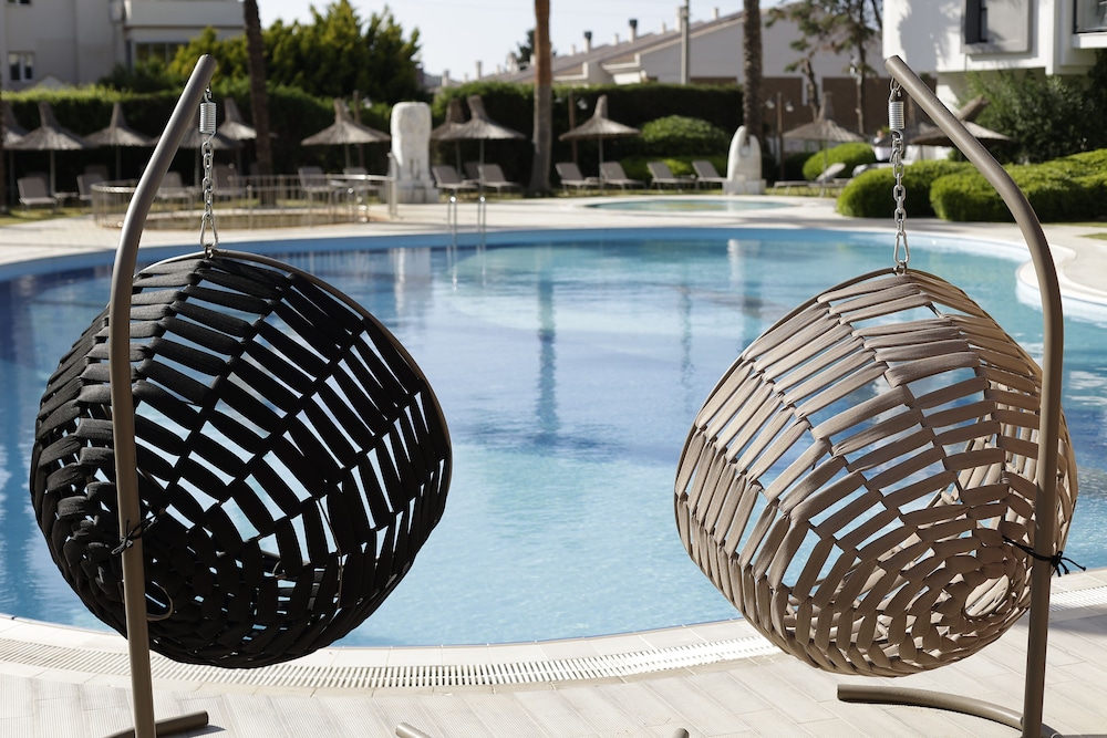 Pırıl Hotel Thermal & Beauty SPA — Swimming pool in Cesme, Izmir