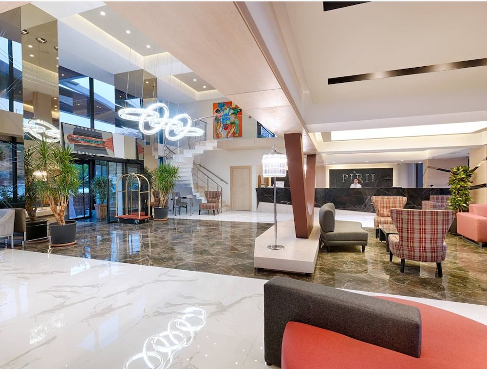 Pırıl Hotel Thermal & Beauty SPA — Hotel building in Cesme, Izmir