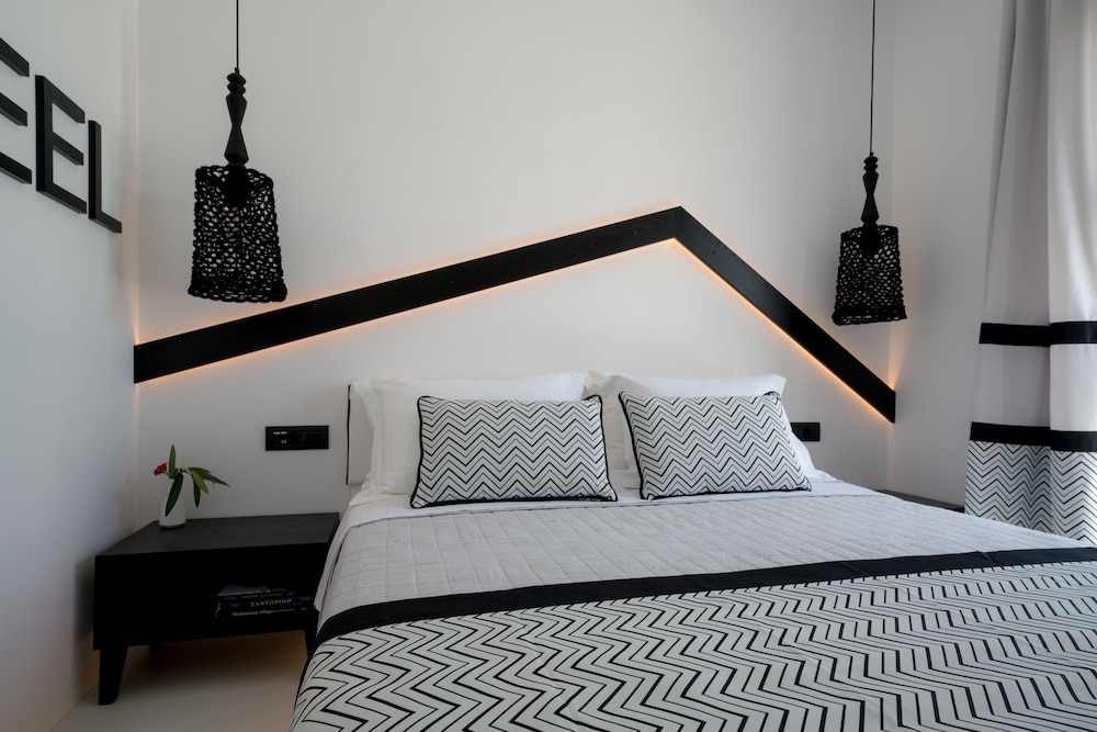 Divelia — Hotel rooms in Perissa, South Aegean