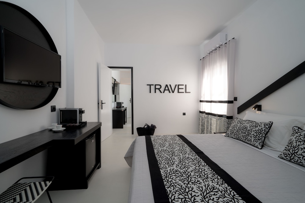Divelia — Hotel rooms in Perissa, South Aegean