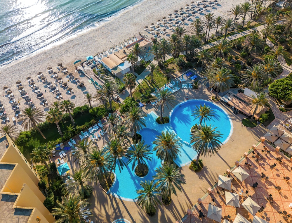 El Ksar Resort & Spa- Family Hotel — Swimming pool in Sousse, Sousse