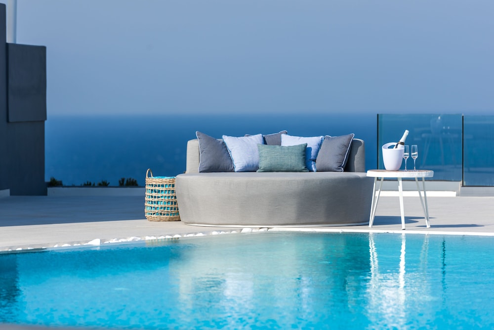 Myst Boutique Hotel — Swimming pool in Oia, South Aegean