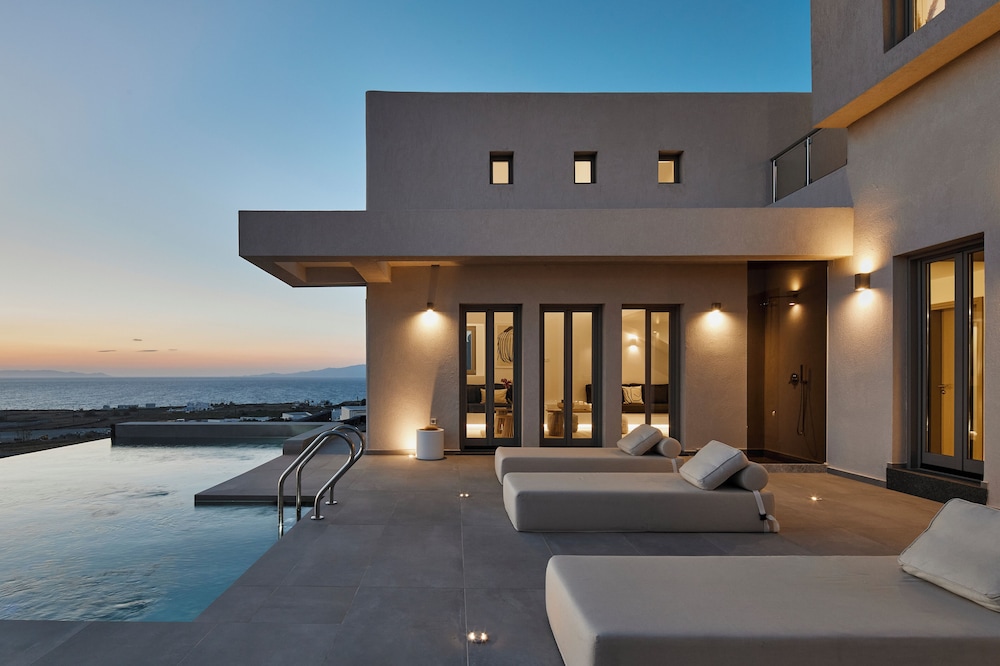 Myst Boutique Hotel — Swimming pool in Oia, South Aegean