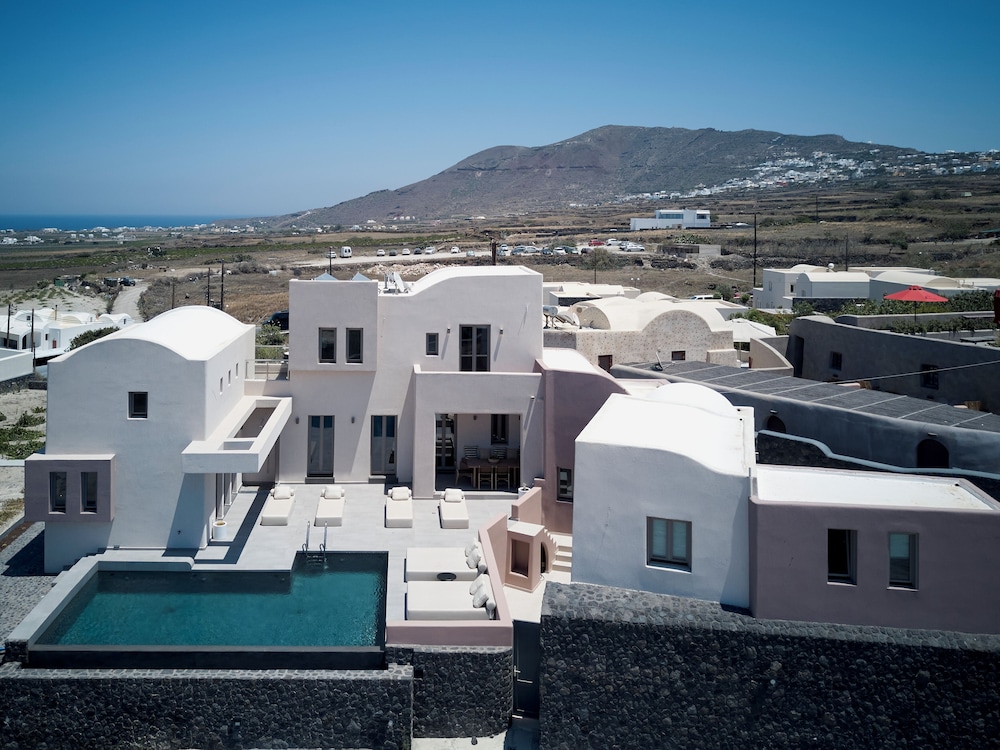 Myst Boutique Hotel — Hotel building in Oia, South Aegean