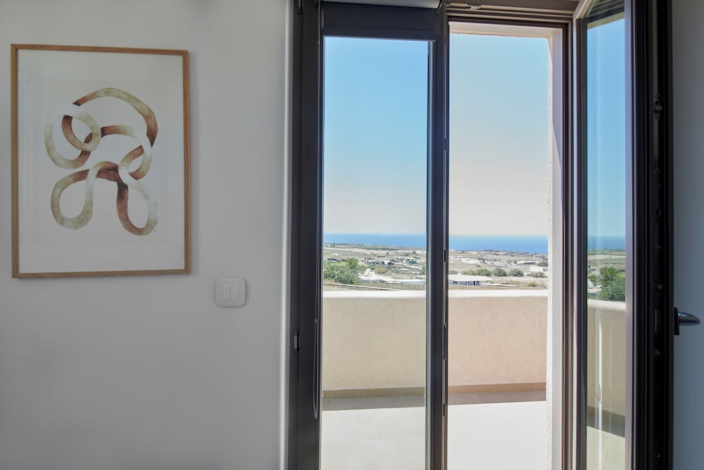 Myst Boutique Hotel — Hotel rooms in Oia, South Aegean