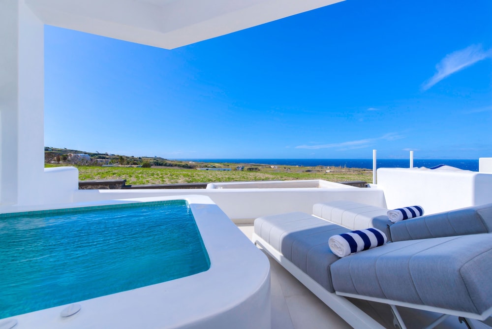 Myst Boutique Hotel — Swimming pool in Oia, South Aegean