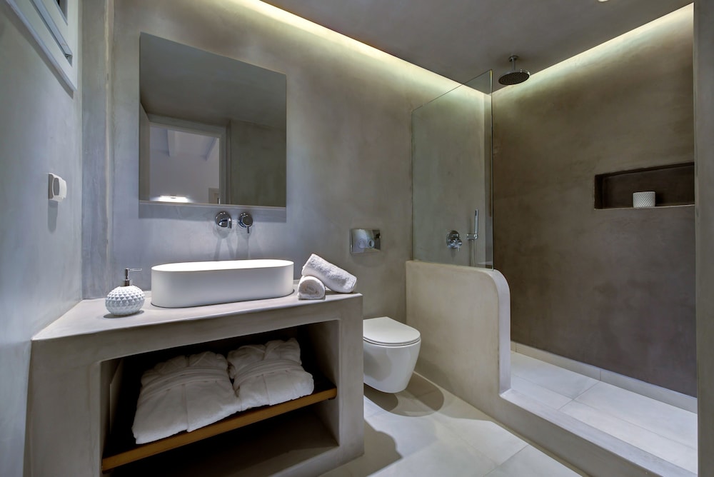 Myst Boutique Hotel — Hotel rooms in Oia, South Aegean