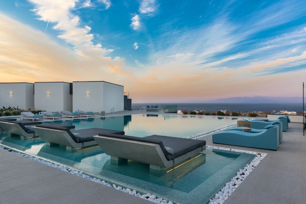 Myst Boutique Hotel — Swimming pool in Oia, South Aegean