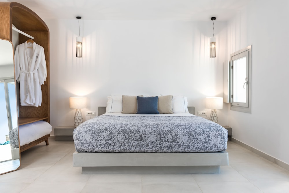 Myst Boutique Hotel — Hotel rooms in Oia, South Aegean
