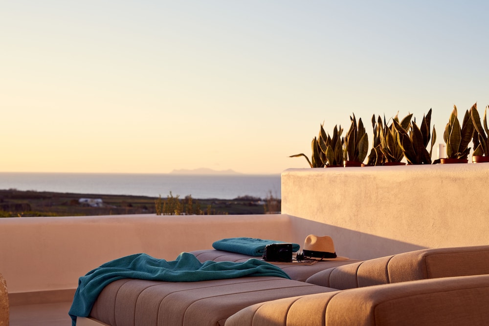Myst Boutique Hotel — Hotel building in Oia, South Aegean