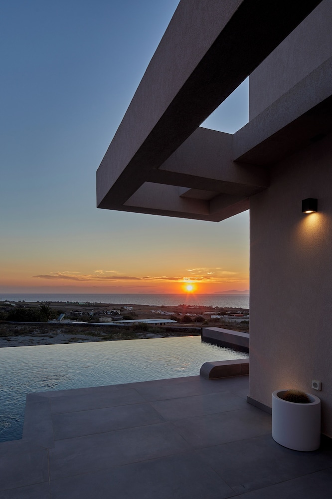 Myst Boutique Hotel — Swimming pool in Oia, South Aegean