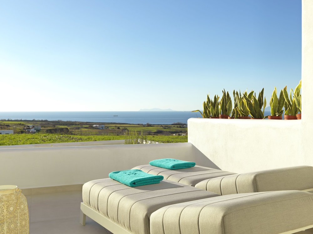 Myst Boutique Hotel — Hotel building in Oia, South Aegean