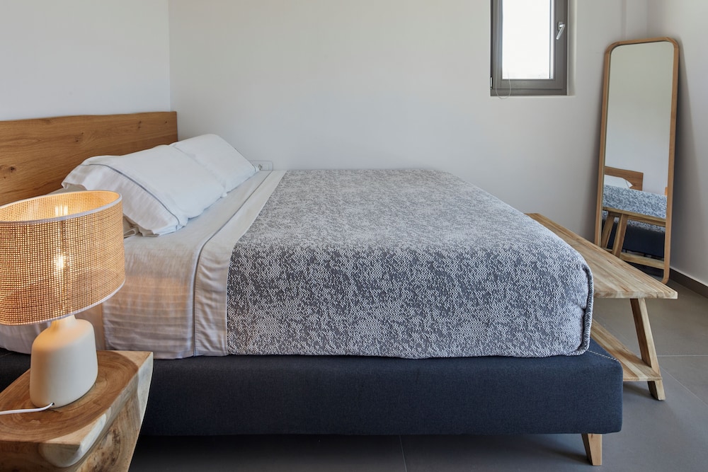 Myst Boutique Hotel — Hotel rooms in Oia, South Aegean