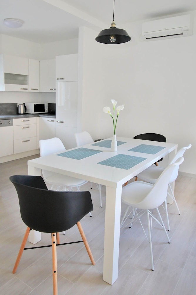 Bacan Family Apartments — Hotel rooms in Konavle, Dubrovnik-Neretva