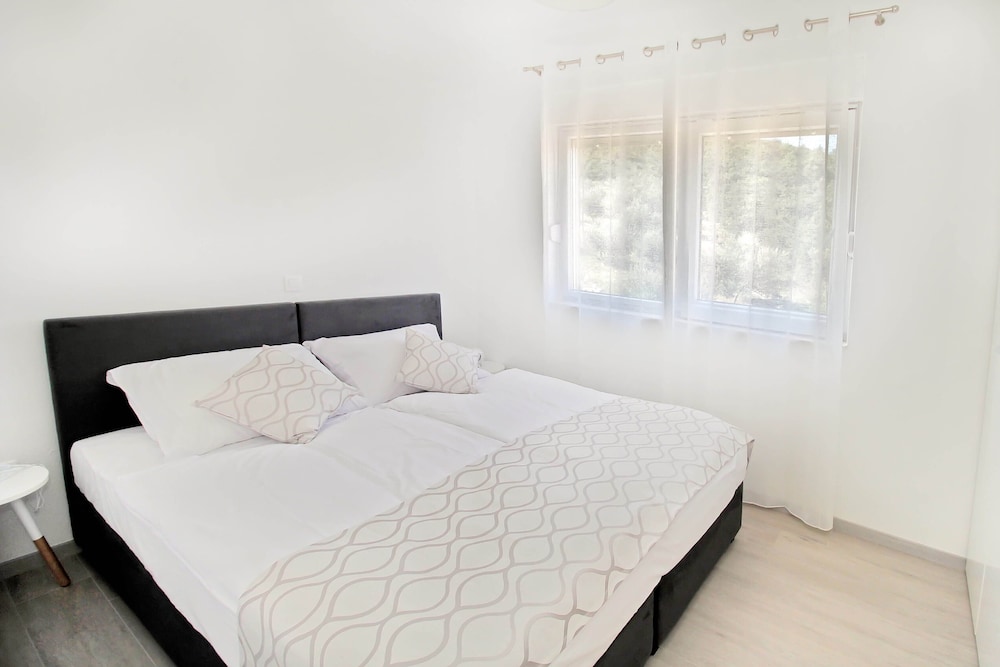 Bacan Family Apartments — Hotel rooms in Konavle, Dubrovnik-Neretva