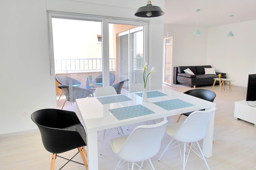 Bacan Family Apartments — Hotel rooms in Konavle, Dubrovnik-Neretva