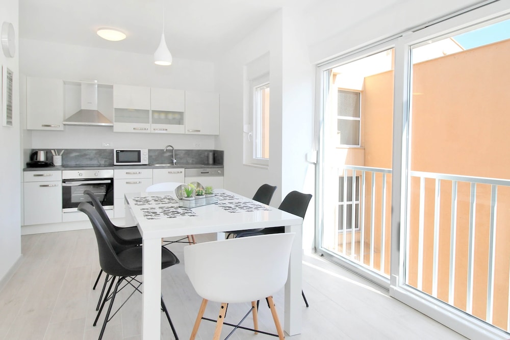 Bacan Family Apartments — Hotel rooms in Konavle, Dubrovnik-Neretva