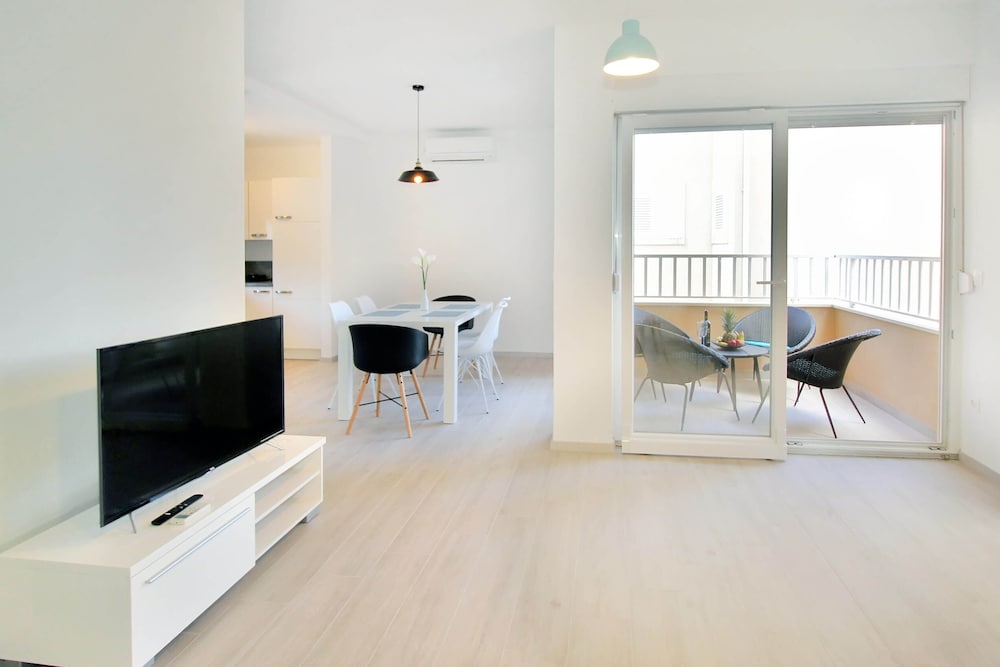 Bacan Family Apartments — Hotel rooms in Konavle, Dubrovnik-Neretva