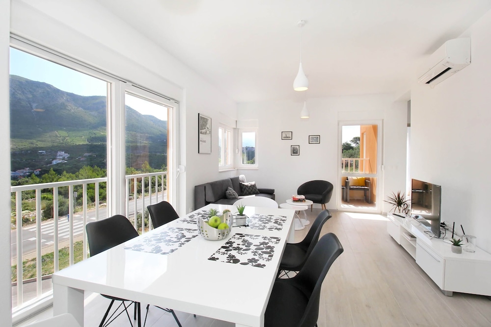 Bacan Family Apartments — Hotel rooms in Konavle, Dubrovnik-Neretva