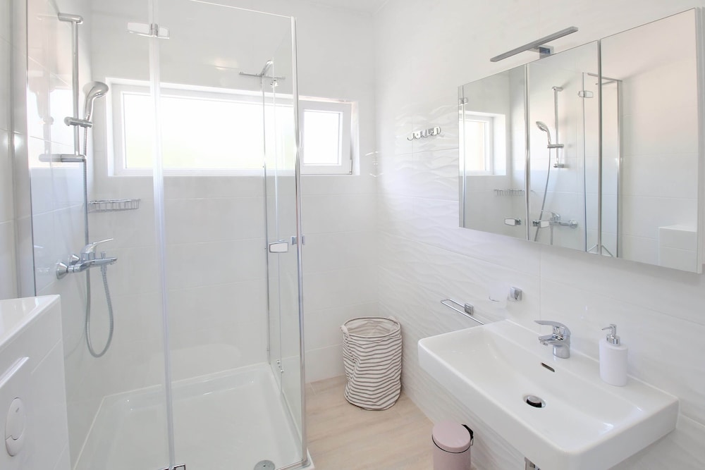 Bacan Family Apartments — Hotel rooms in Konavle, Dubrovnik-Neretva