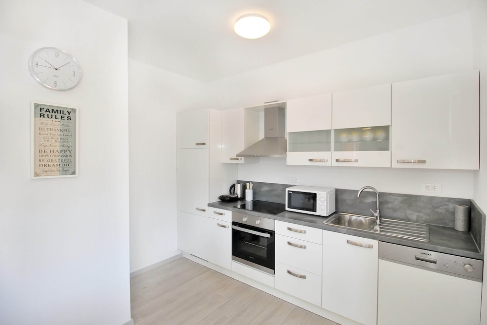 Bacan Family Apartments — Hotel rooms in Konavle, Dubrovnik-Neretva
