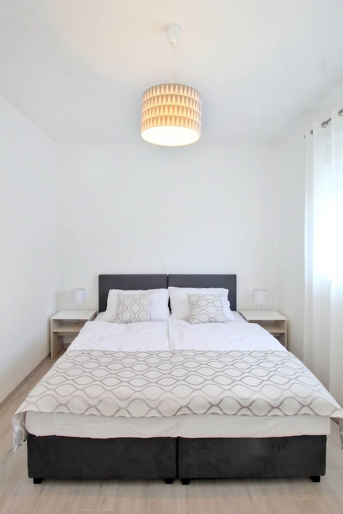 Bacan Family Apartments — Hotel rooms in Konavle, Dubrovnik-Neretva