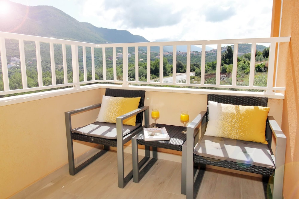 Bacan Family Apartments — Hotel rooms in Konavle, Dubrovnik-Neretva