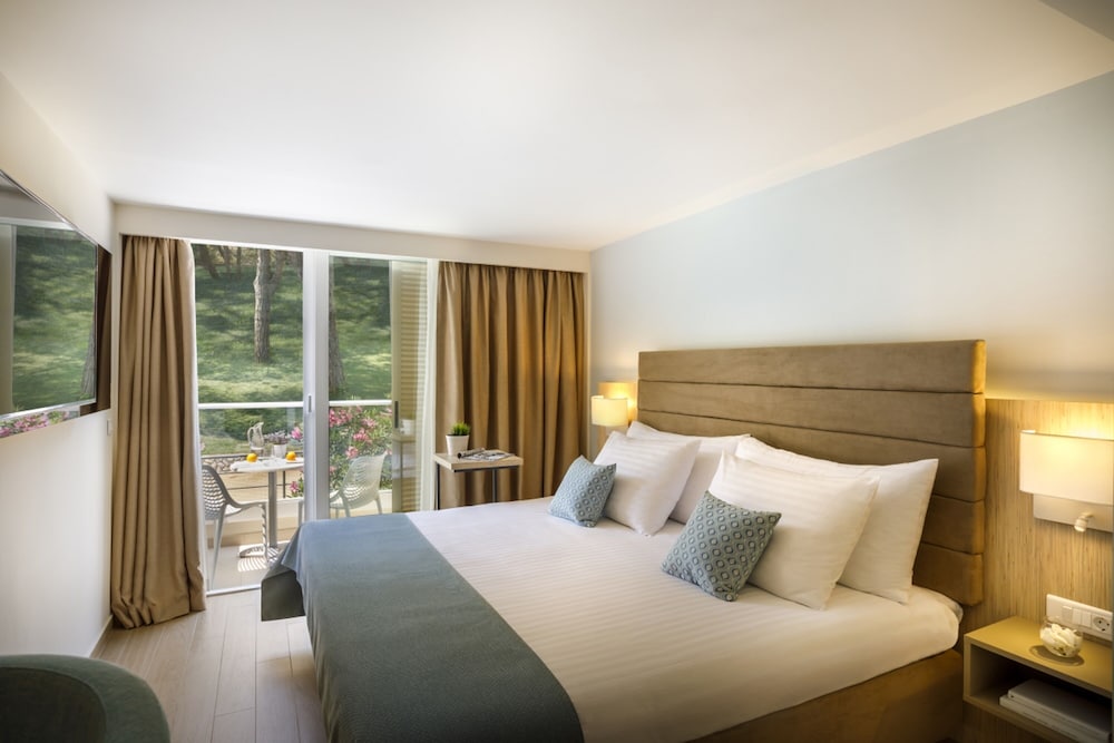Girandella Resort, Valamar Collection — Hotel rooms in Labin, Istria
