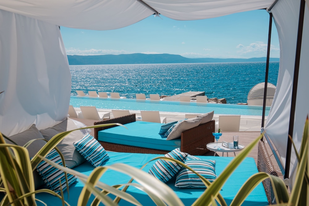Girandella Resort, Valamar Collection — Swimming pool in Labin, Istria