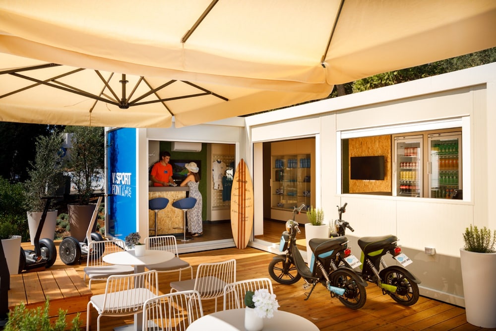 Girandella Resort, Valamar Collection — Restaurant & bars in Labin, Istria