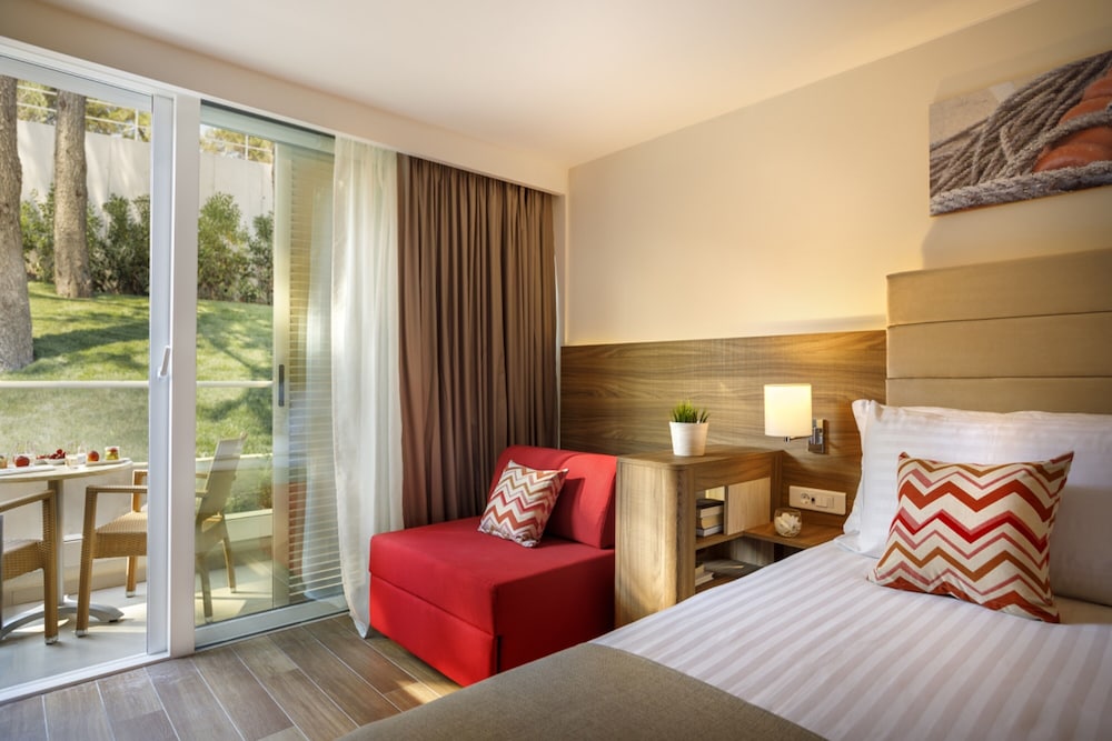 Girandella Resort, Valamar Collection — Hotel rooms in Labin, Istria