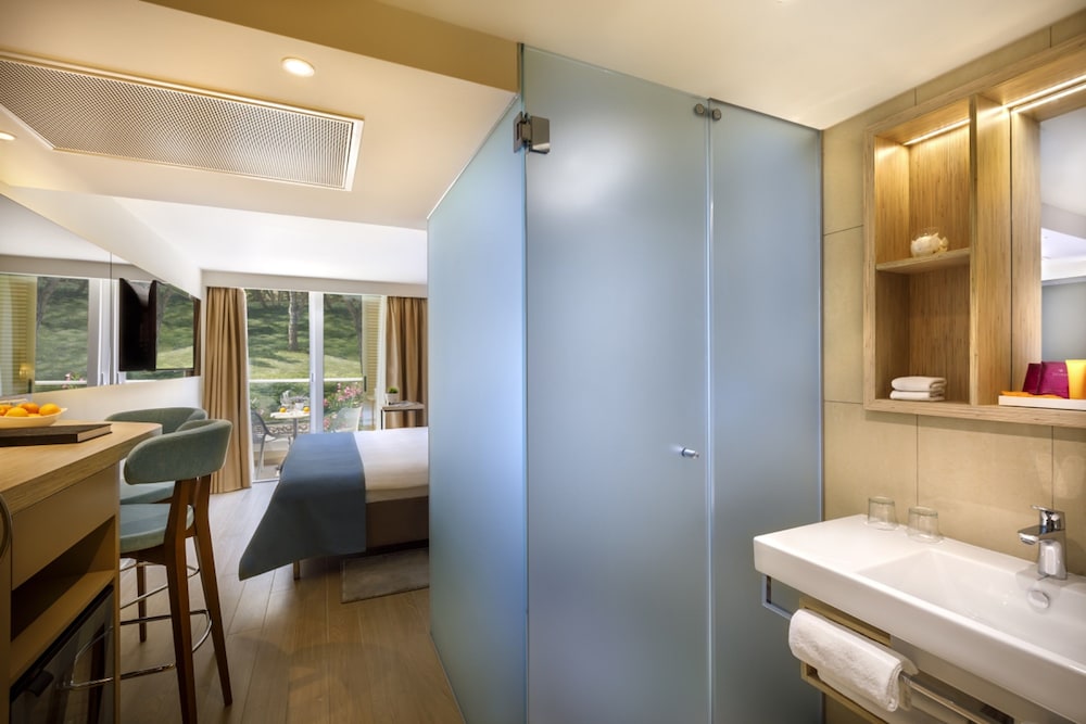 Girandella Resort, Valamar Collection — Hotel rooms in Labin, Istria