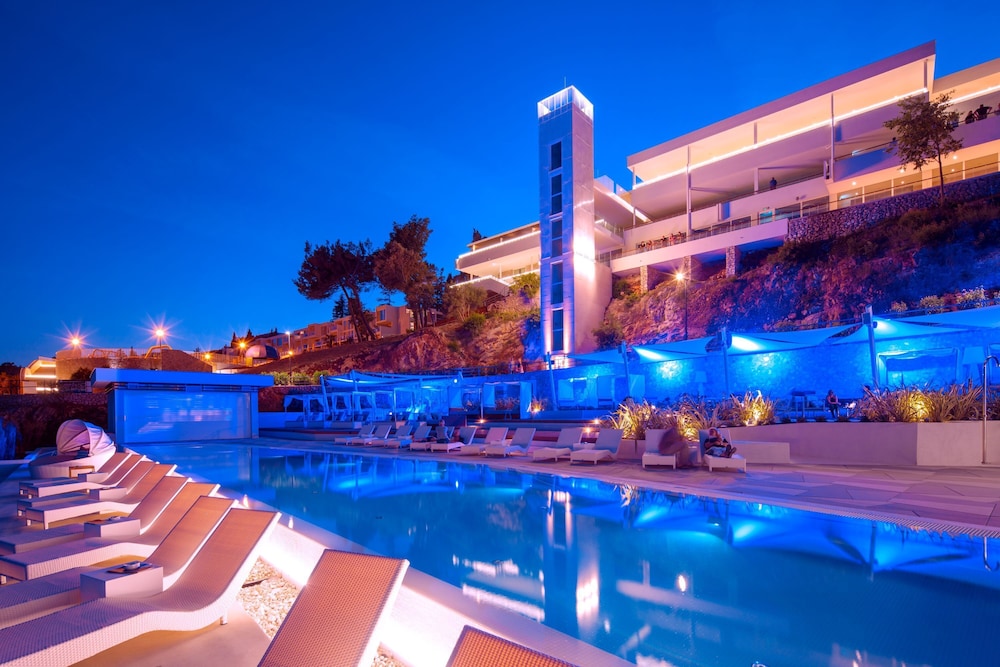 Girandella Resort, Valamar Collection — Swimming pool in Labin, Istria