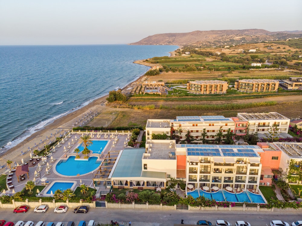 Hydramis Palace Beach Resort — Hotel building in Georgioupolis