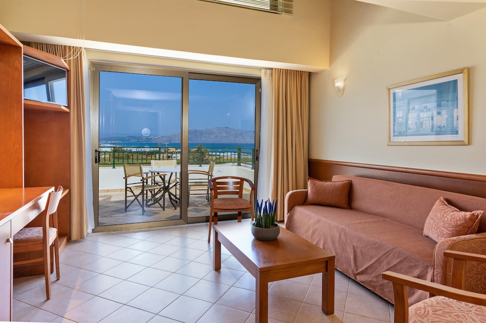 Hydramis Palace Beach Resort — Hotel rooms in Georgioupolis