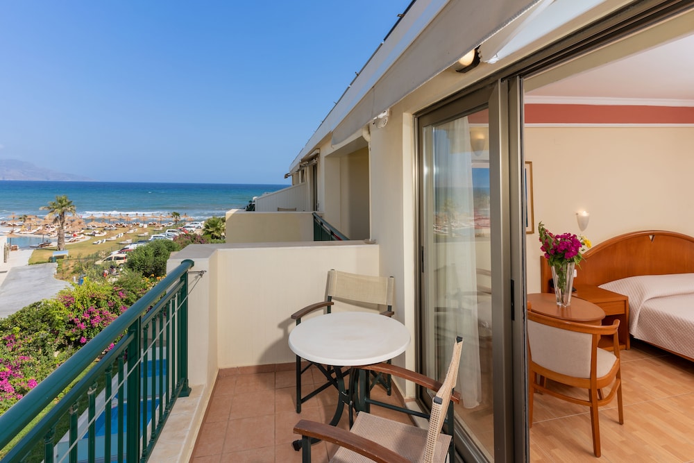 Hydramis Palace Beach Resort — Hotel rooms in Georgioupolis
