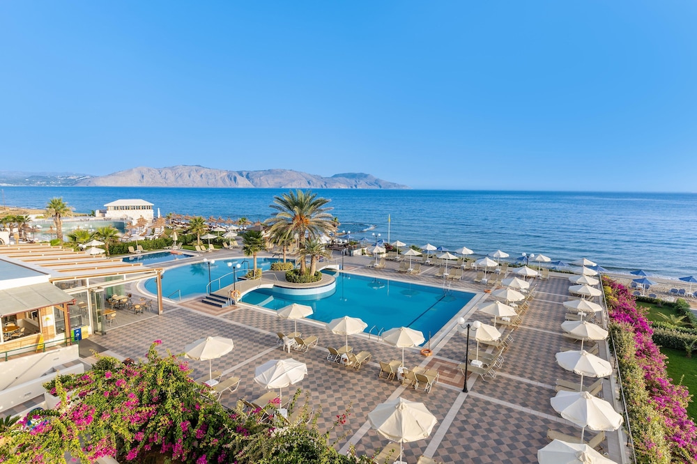 Hydramis Palace Beach Resort — Swimming pool in Georgioupolis