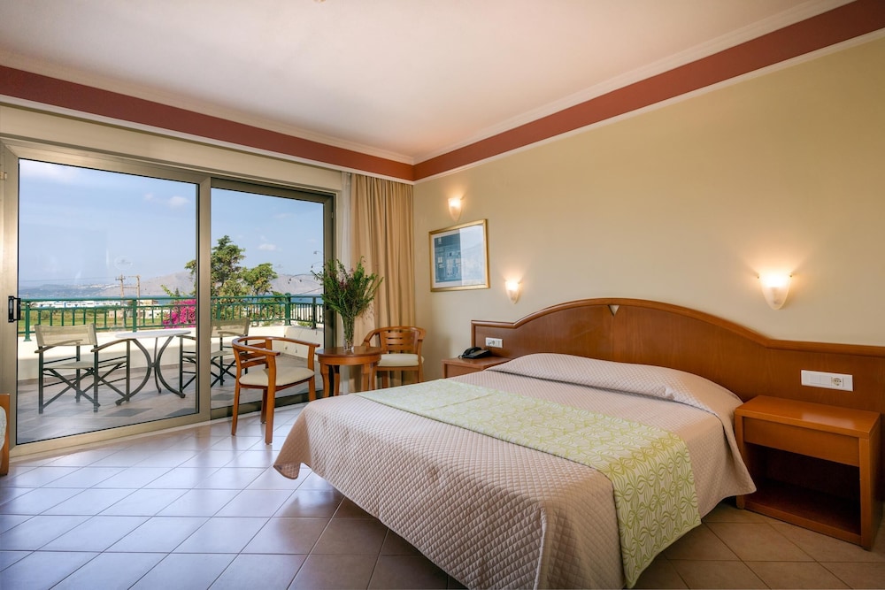 Hydramis Palace Beach Resort — Hotel rooms in Georgioupolis