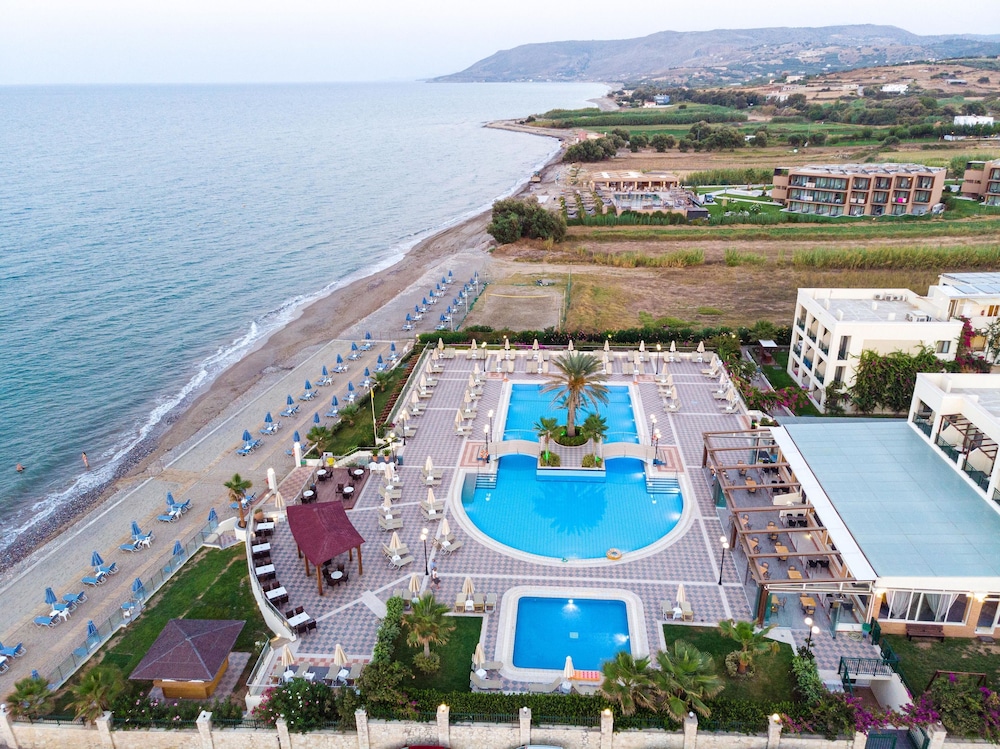 Hydramis Palace Beach Resort — Swimming pool in Georgioupolis