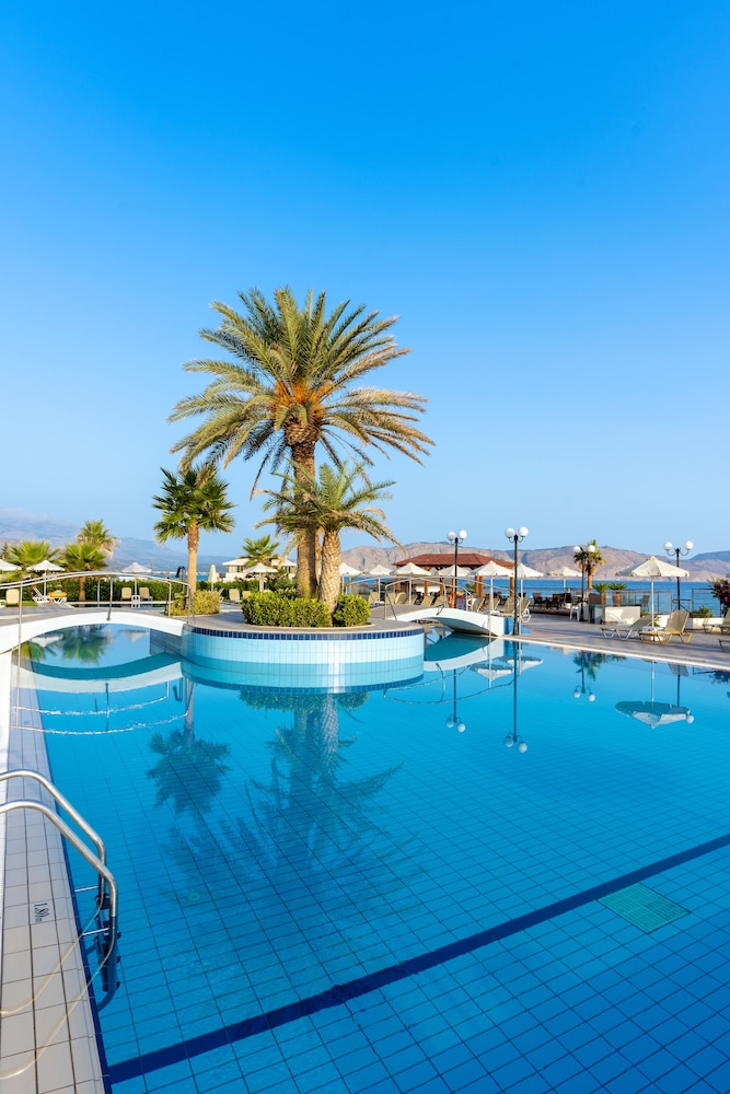 Hydramis Palace Beach Resort — Swimming pool in Georgioupolis